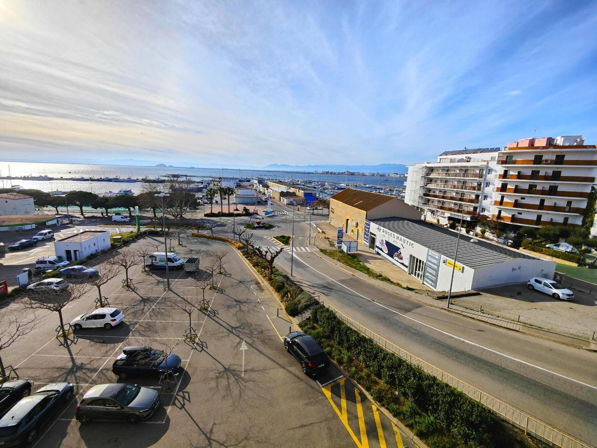 Apartmán 2166 Rocmar 1 4-C, Excelente Situacion Frente Al Puerto Pesquero Y Con Vista A La Bahia. Gran Terraza. Gran Parking Publico Delante. - Es-258-30 Roses Exteriér fotografie